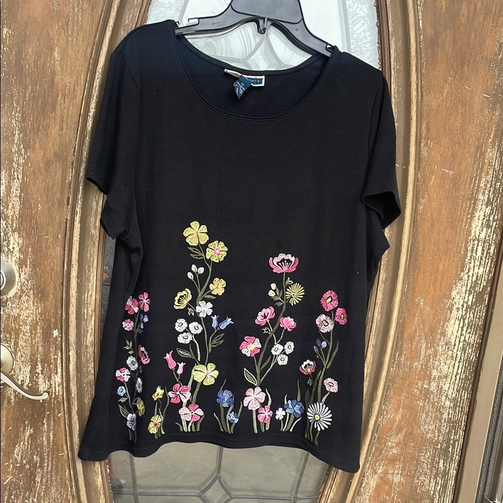 Karen Scott Embroirdered Floral Top! 2X